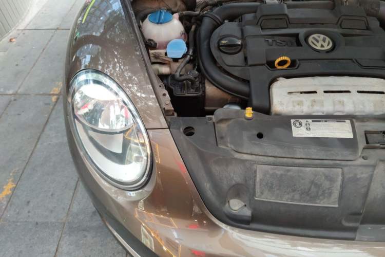 Used Volkswagen Beetle 2014 1.4TSI Fashion Edition Engine Bay Right