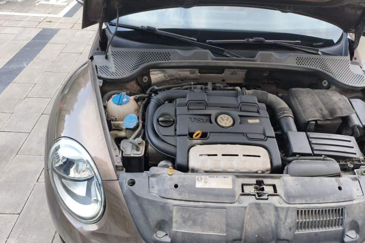 Used Volkswagen Beetle 2014 1.4TSI Fashion Edition Engine Bay Right