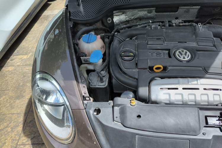 Used Volkswagen Beetle 2014 1.4TSI Fashion Edition Engine Bay Right