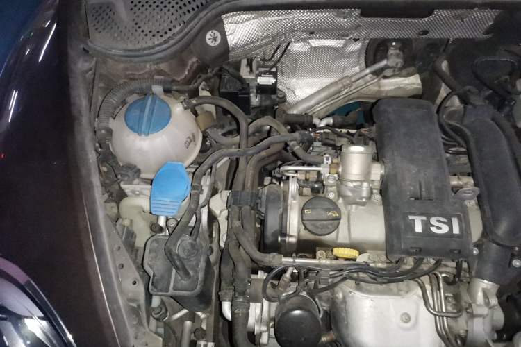 Used Volkswagen Beetle 2014 1.2TSI Fashion Edition Engine Bay Right