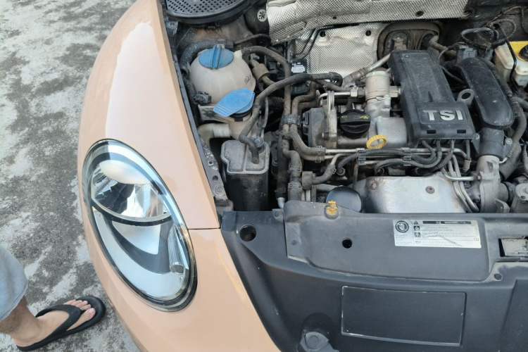 Used Volkswagen Beetle 2014 1.2TSI Fashion Edition Engine Bay Right