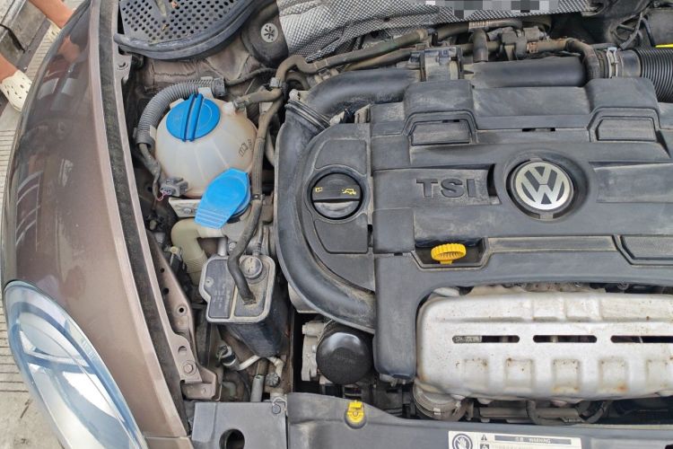Used Volkswagen Beetle 2014 1.4TSI Fashion Edition Engine Bay Right