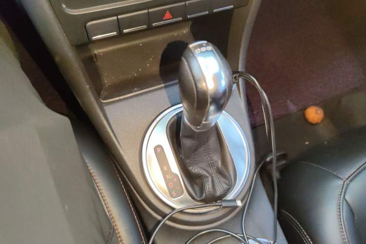 Used Volkswagen Beetle 2014 1.4TSI Fashion Edition Gear Lever