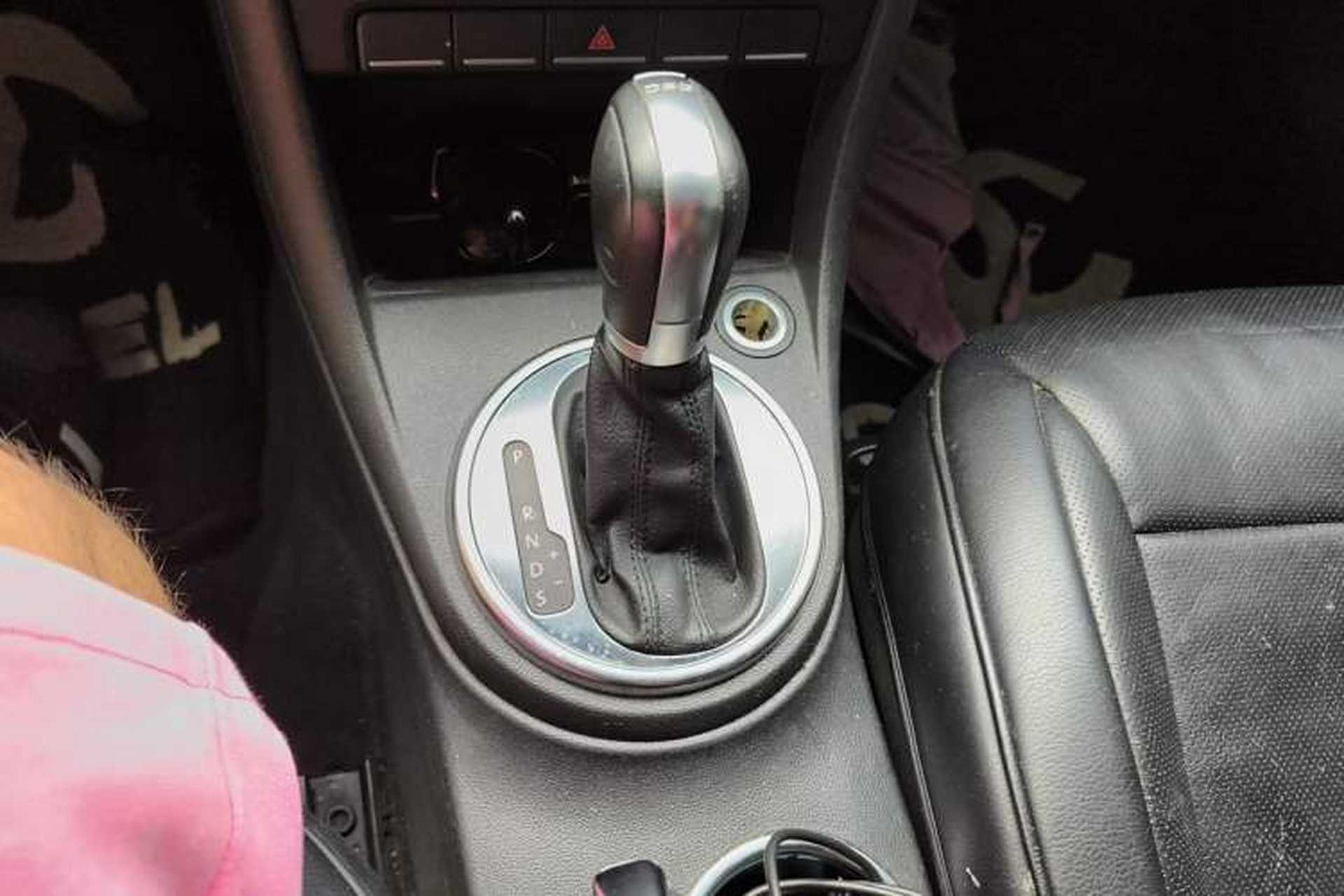 Used Volkswagen Beetle 2014 1.4TSI Fashion Edition Gear Lever