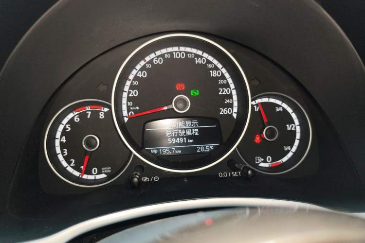 Used Volkswagen Beetle 2014 1.4TSI Fashion Edition Instrument Cluster