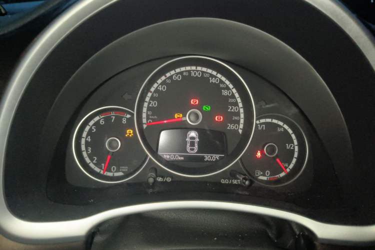 Used Volkswagen Beetle 2014 1.2TSI Fashion Edition Instrument Cluster