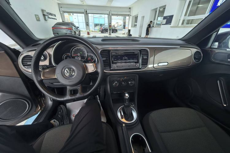 Used Volkswagen Beetle 2014 1.4TSI Fashion Edition Interior 1