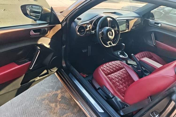 Used Volkswagen Beetle 2014 1.4TSI Fashion Edition Interior 3