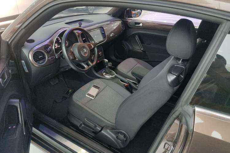Used Volkswagen Beetle 2014 1.2TSI Fashion Edition Left Front Seat