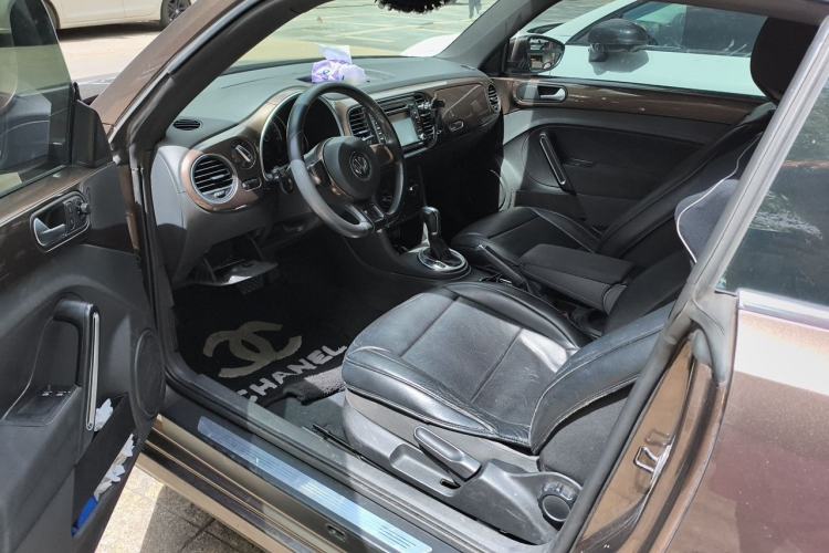 Used Volkswagen Beetle 2014 1.4TSI Fashion Edition Left Front Seat