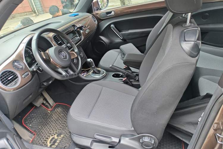 Used Volkswagen Beetle 2014 1.4TSI Fashion Edition Left Front Seat