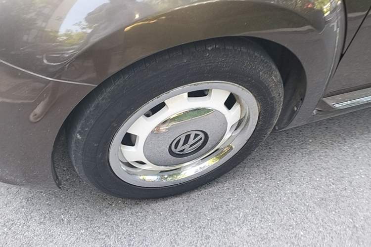 Used Volkswagen Beetle 2014 1.2TSI Comfort Model Left Front Wheel Hub