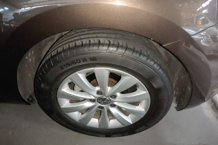 Used Volkswagen Beetle 2014 1.4TSI Comfort Model Left Rear Wheel Hub
