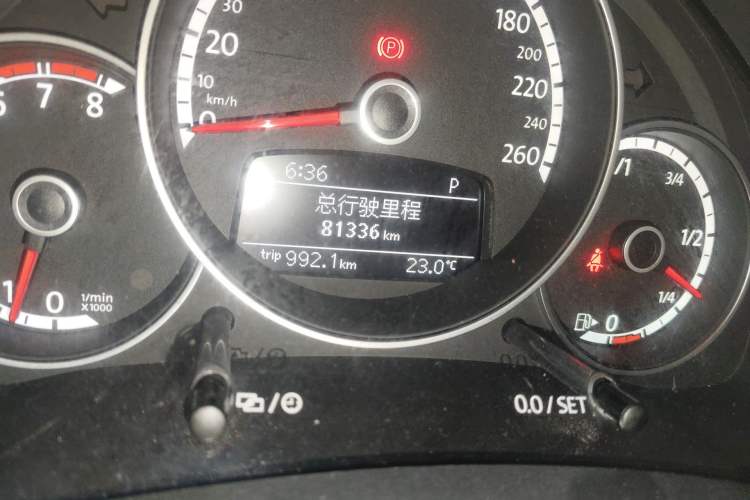Used Volkswagen Beetle 2014 1.2TSI Fashion Edition Odometer Close Up