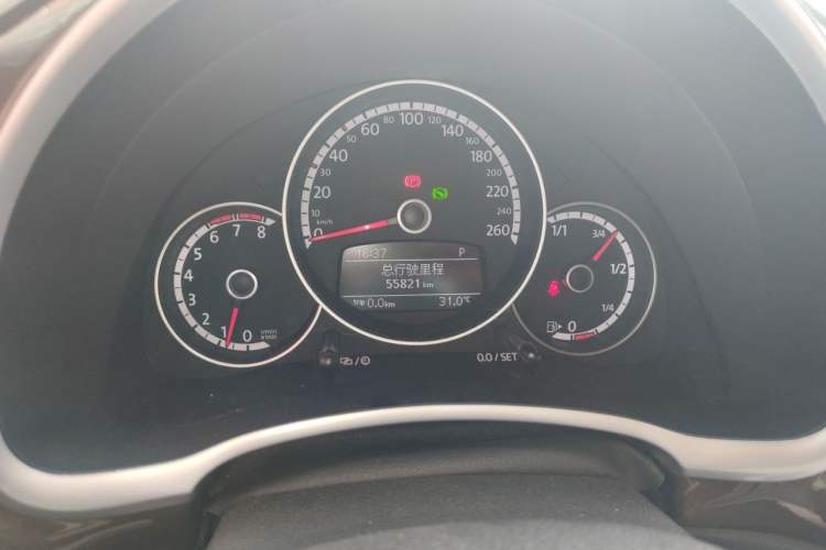 Used Volkswagen Beetle 2014 1.2TSI Fashion Edition Odometer Close Up