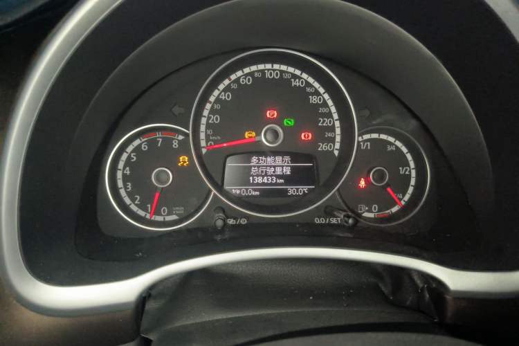 Used Volkswagen Beetle 2014 1.2TSI Fashion Edition Odometer Close Up