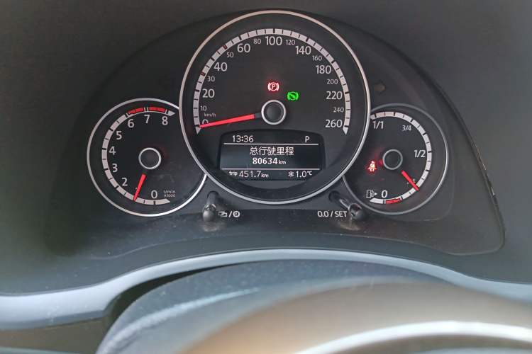 Used Volkswagen Beetle 2014 1.2TSI Fashion Edition Odometer Close Up