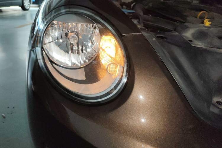Used Volkswagen Beetle 2014 1.4TSI Fashion Edition Right Front Headlight