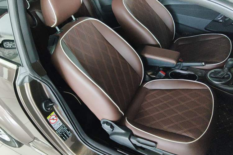 Used Volkswagen Beetle 2014 1.2TSI Fashion Edition Right Front Seat