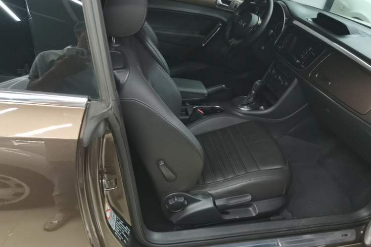 Used Volkswagen Beetle 2014 1.4TSI R-Line Right Front Seat