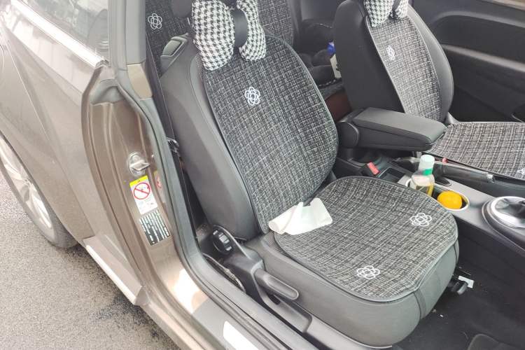 Used Volkswagen Beetle 2014 1.4TSI Fashion Edition Right Front Seat