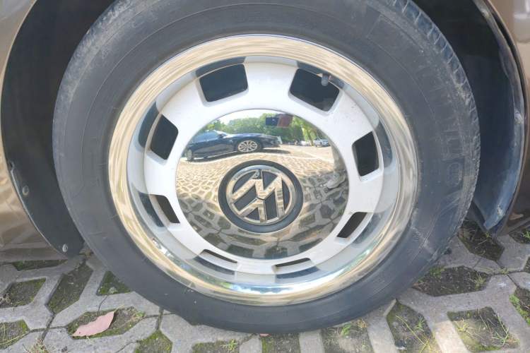 Used Volkswagen Beetle 2014 1.2TSI Comfort Model Right Front Wheel Hub