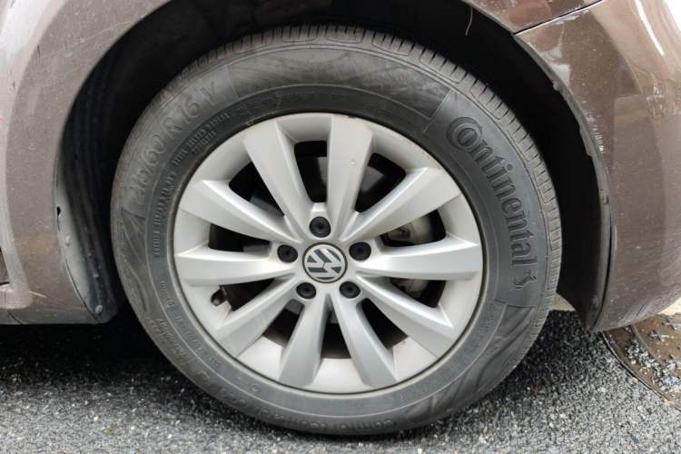 Used Volkswagen Beetle 2014 1.4TSI Fashion Edition Right Front Wheel Hub