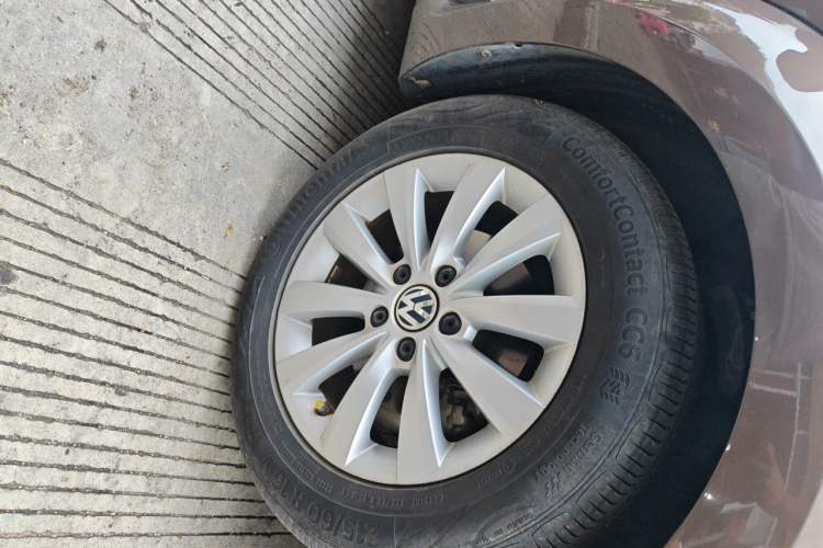 Used Volkswagen Beetle 2014 1.4TSI Fashion Edition Right Front Wheel Hub