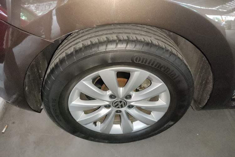 Used Volkswagen Beetle 2014 1.4TSI Comfort Model Right Rear Wheel Hub