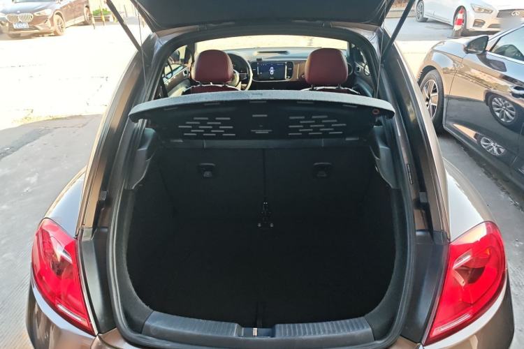 Used Volkswagen Beetle 2014 1.4TSI Fashion Edition Trunk
