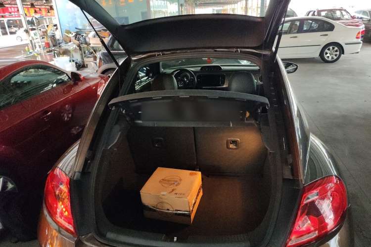 Used Volkswagen Beetle 2014 1.4TSI Comfort Model Trunk