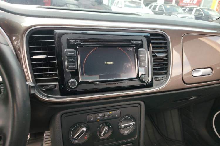 Used Volkswagen Beetle 2014 1.2TSI Comfort Model Audio And AC Panel