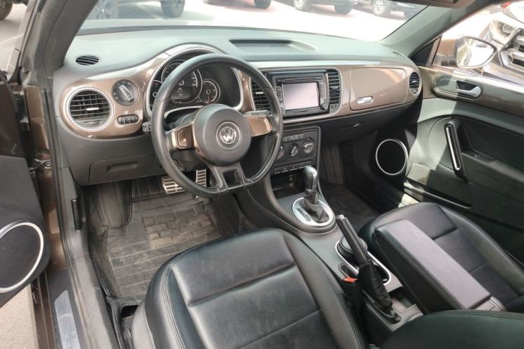 Used Volkswagen Beetle 2014 1.2TSI Comfort Model Center Console