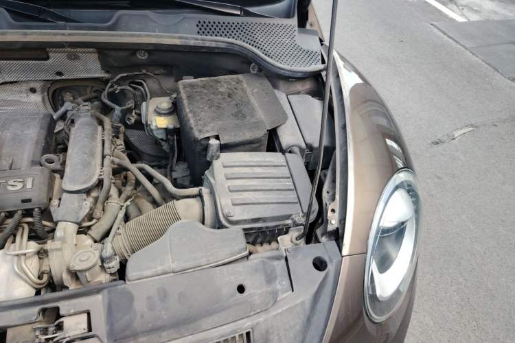 Used Volkswagen Beetle 2014 1.2TSI Comfort Model Engine Bay Left