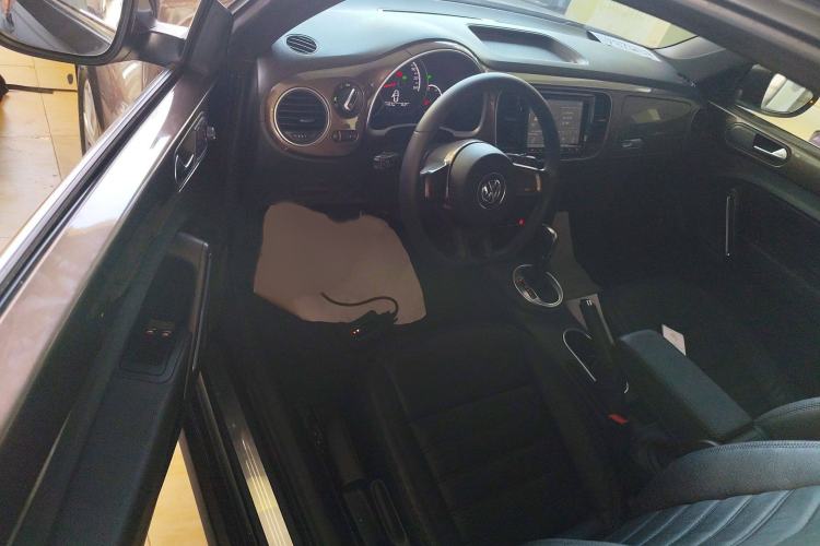 Used Volkswagen Beetle 2014 1.4TSI Fashion Edition Interior 3