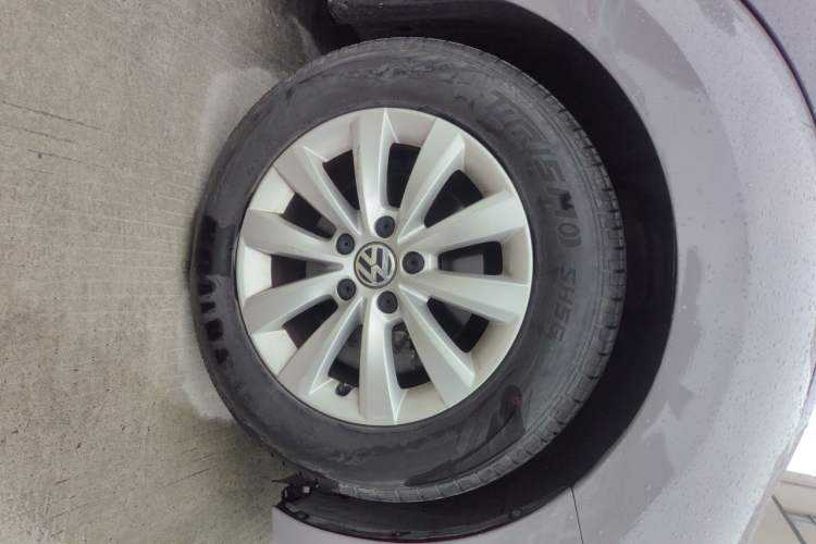 Used Volkswagen Beetle 2014 1.4TSI Fashion Edition Right Front Wheel Hub