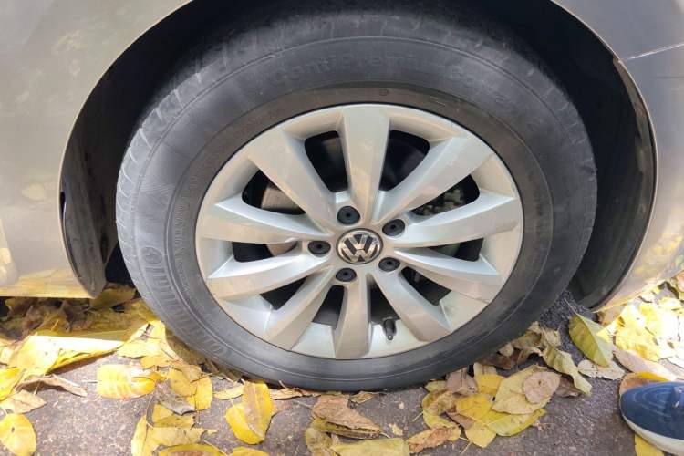 Used Volkswagen Beetle 2014 1.2TSI Fashion Edition Right Front Wheel Hub