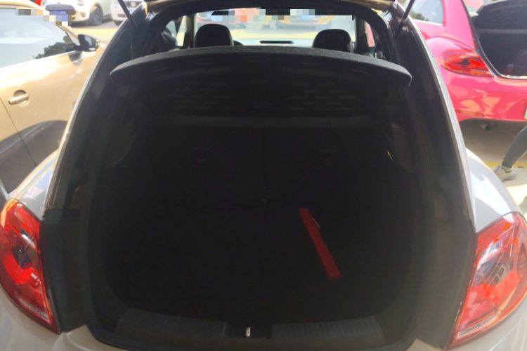 Used Volkswagen Beetle 2014 1.2TSI Fashion Edition Trunk