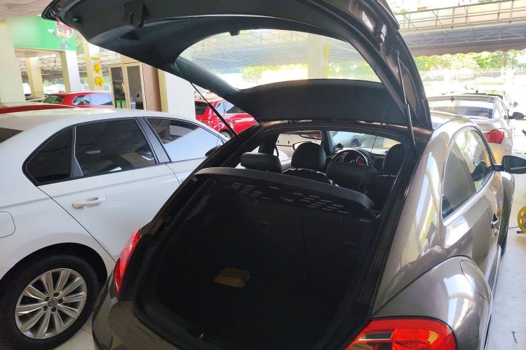 Used Volkswagen Beetle 2014 1.4TSI Fashion Edition Trunk