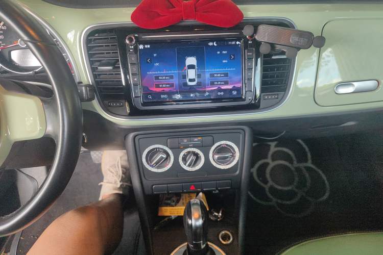 Used Volkswagen Beetle 2014 1.2TSI Fashion Edition Audio And AC Panel
