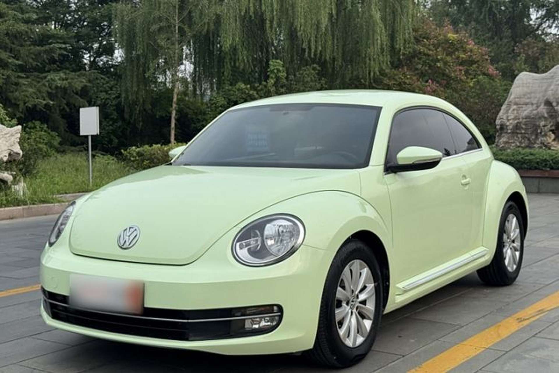 Used Volkswagen Beetle 2014 1.4TSI Fashion Edition Front Left 45 Deg