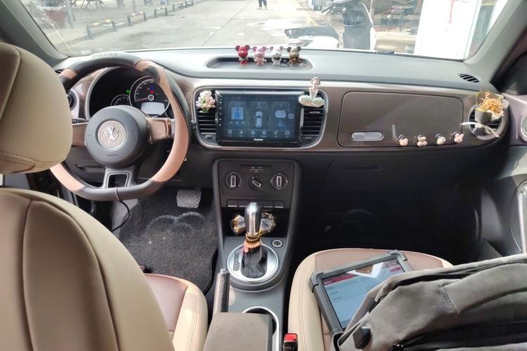 Used Volkswagen Beetle 2014 1.4TSI Fashion Edition Interior 2