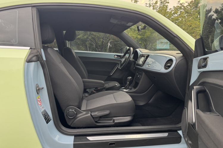 Used Volkswagen Beetle 2014 1.4TSI Fashion Edition Interior 3