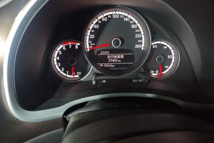 Used Volkswagen Beetle 2014 1.2TSI Fashion Edition Odometer Close Up
