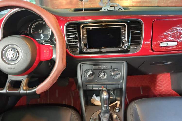 Used Volkswagen Beetle 2014 1.2TSI Fashion Edition Audio And AC Panel