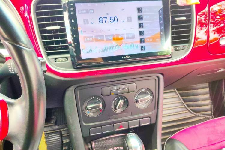 Used Volkswagen Beetle 2014 1.2TSI Fashion Edition Audio And AC Panel