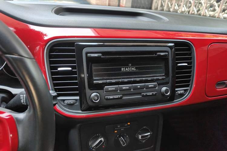 Used Volkswagen Beetle 2014 1.2TSI Fashion Edition Audio And AC Panel