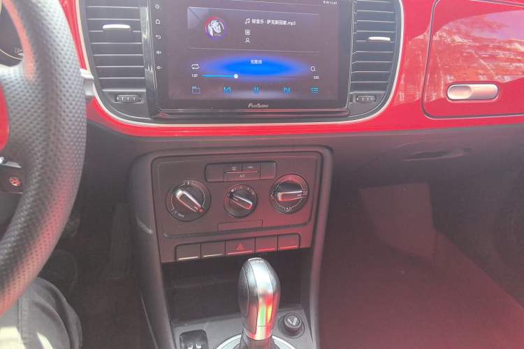 Used Volkswagen Beetle 2014 1.4TSI Fashion Edition Audio And AC Panel