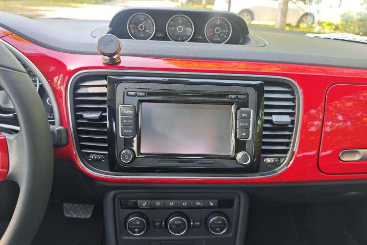 Used Volkswagen Beetle 2014 1.4TSI R-Line Audio And AC Panel