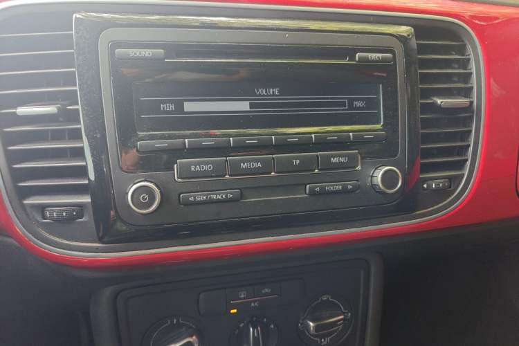 Used Volkswagen Beetle 2014 1.4TSI Fashion Edition Audio And AC Panel